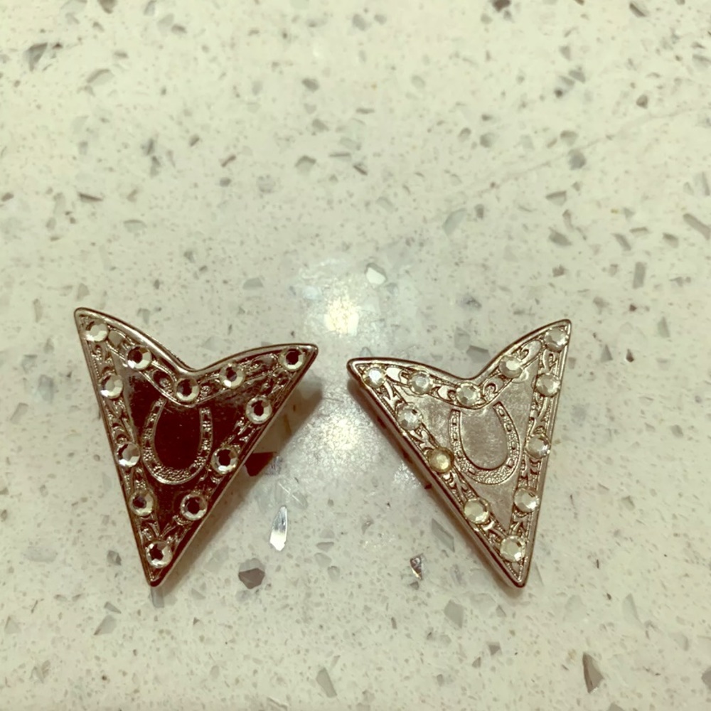 Vintage Collar Clips With Horseshoe Design.